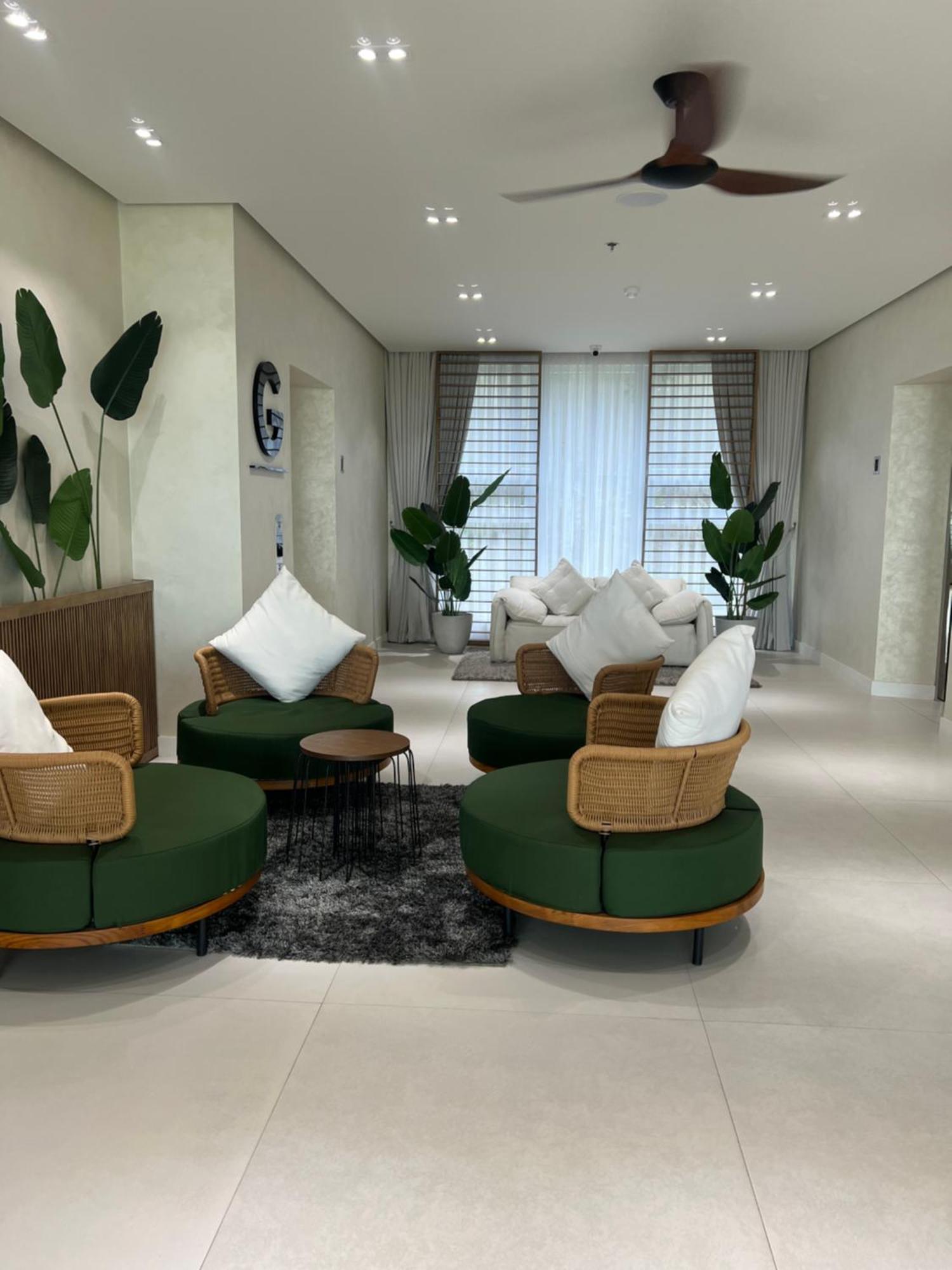 Antara Condominium Tower 2 Талисей Екстериор снимка